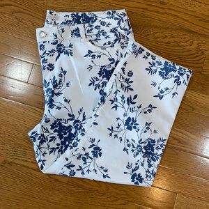 db established 1952 Blue/White Capris